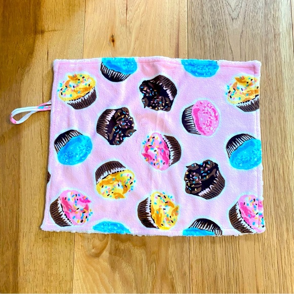 Cupcake Minky Security Baby Blanket New - Picture 3 of 3